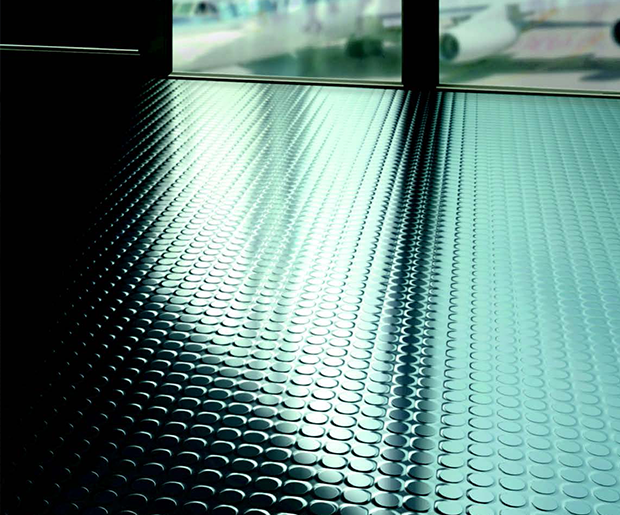 5 Key Advantages of Using Rubber Flooring in Commercial Interiors
